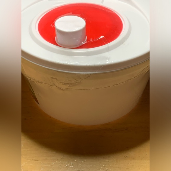 Norpro 9” Diameter Wash/Dry Salad Spinner w/Draining Basket/Colander - READ - Picture 6 of 16